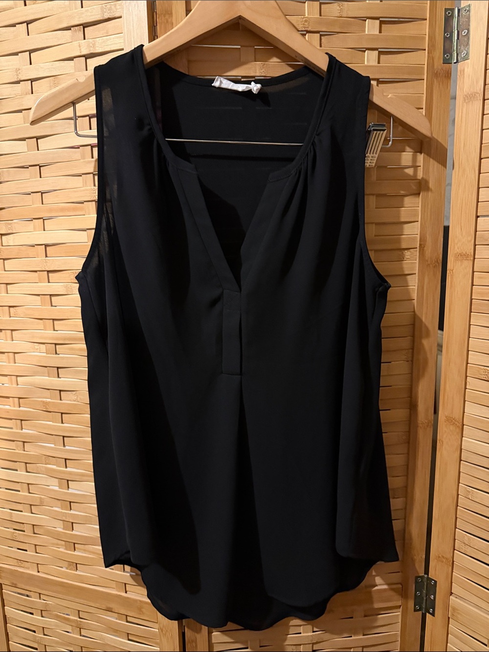 Lush Black Sleeveless V-Neck Camisole